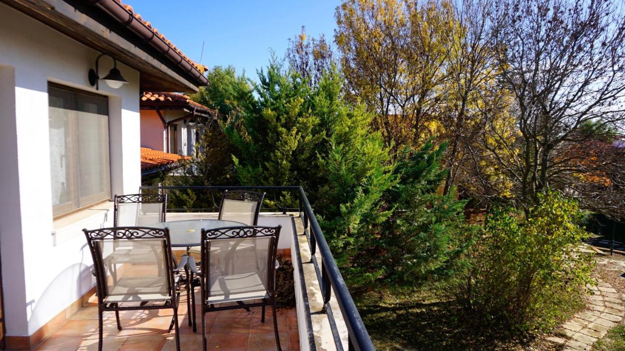 Вила Бел Тауър - Villa Bell Tower Baltjik Exteriör bild